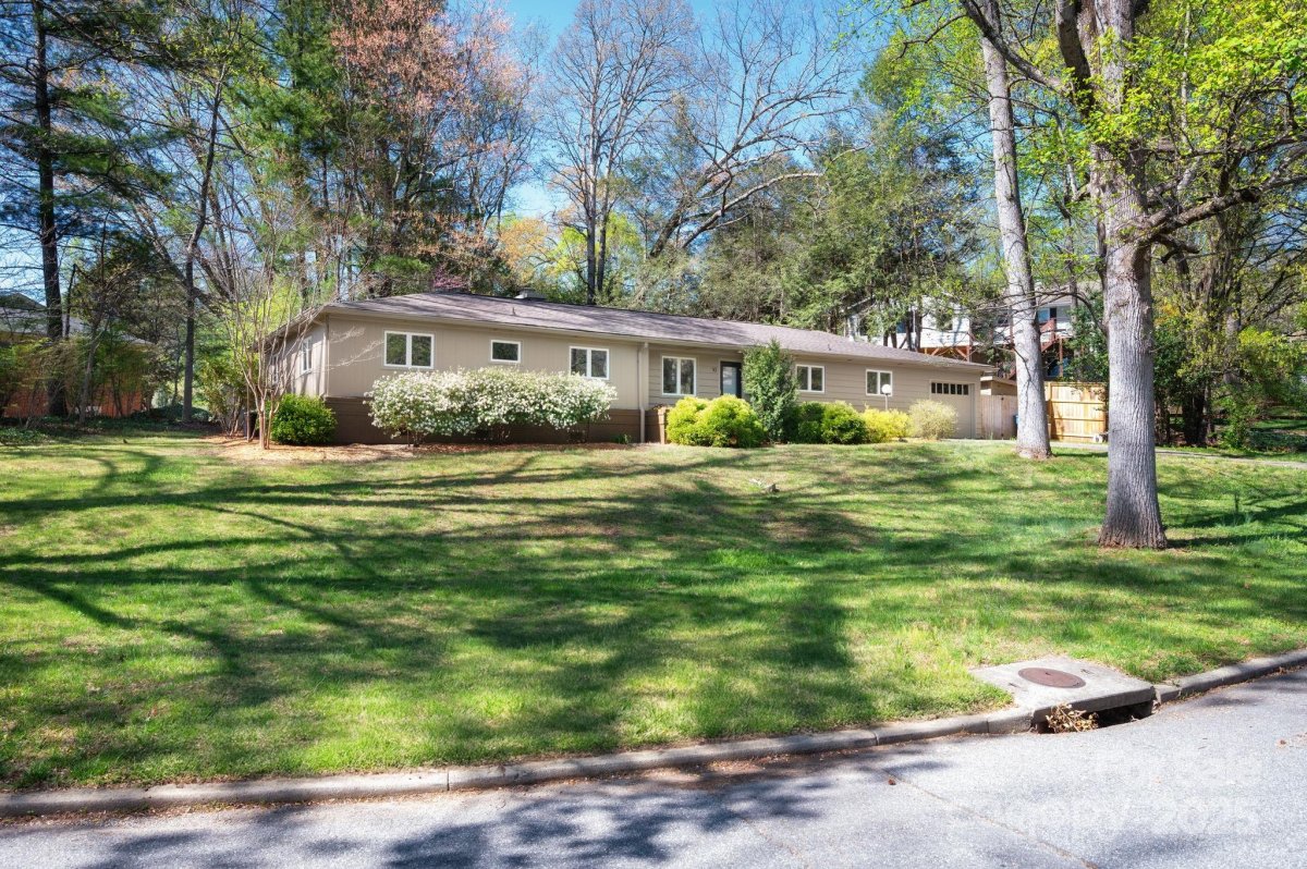 10 Woodcrest Road