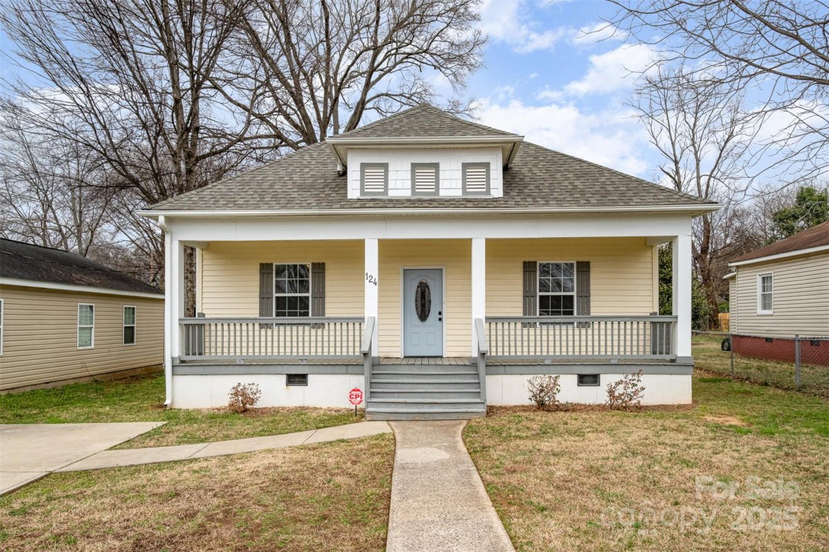 124 Lakewood Avenue