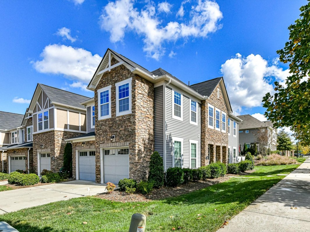 9414 Glenburn Lane