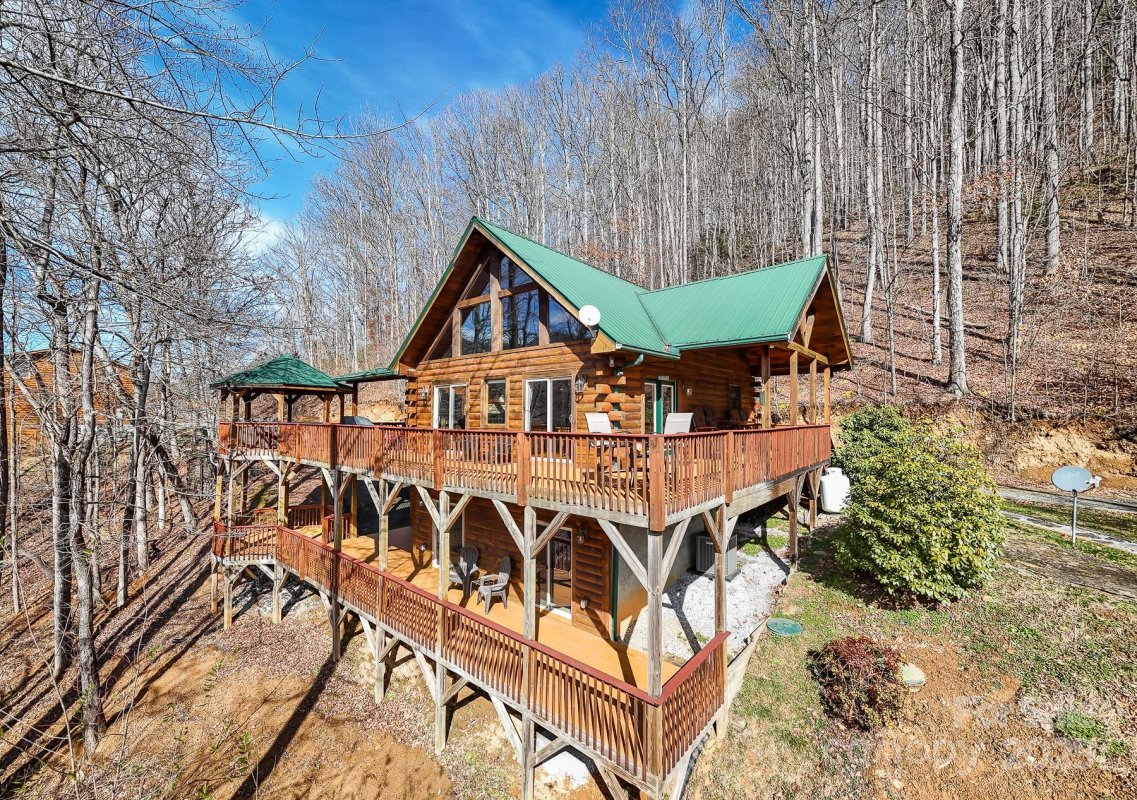 112 Mountain Range Drive