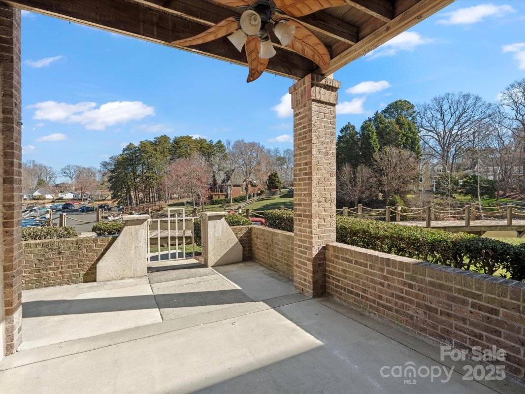 103 Pier 33 Drive 207