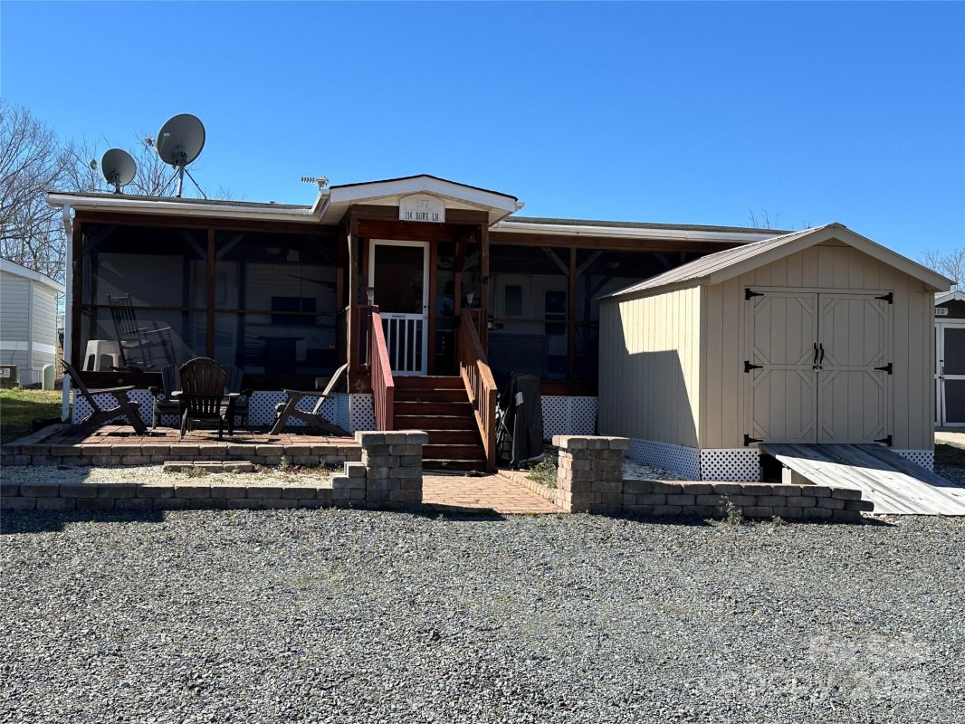 114 Dove Lane