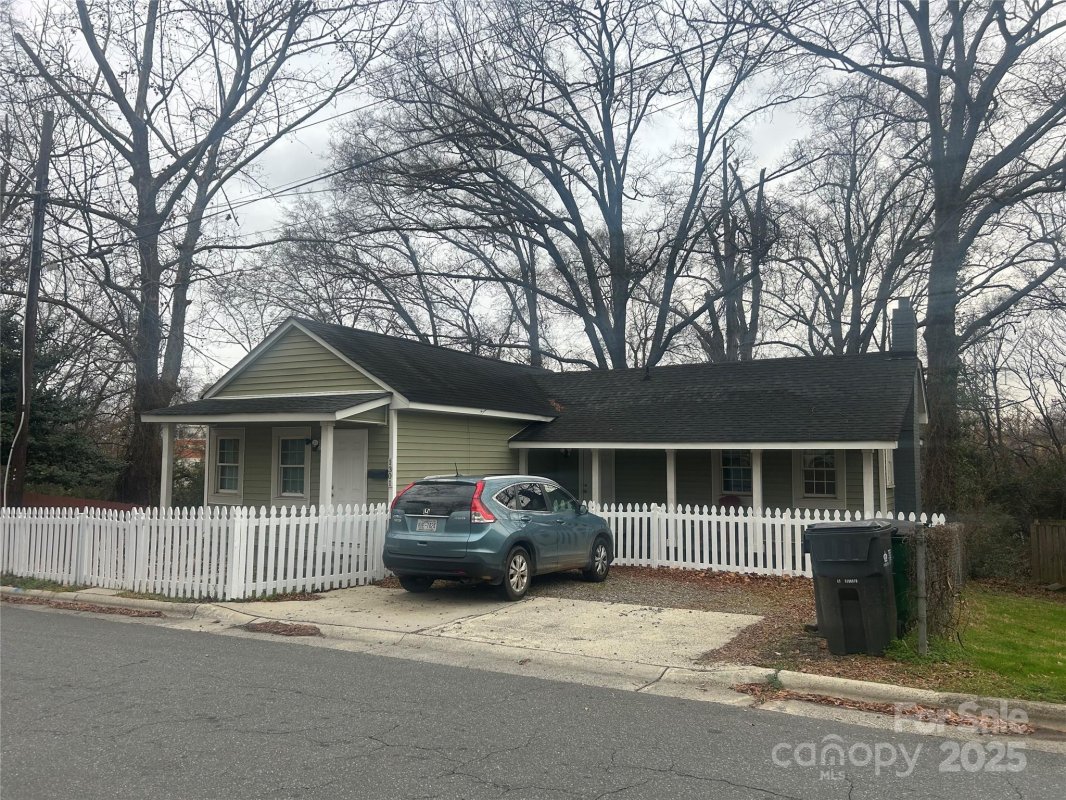 1301 N Mcdowell Street