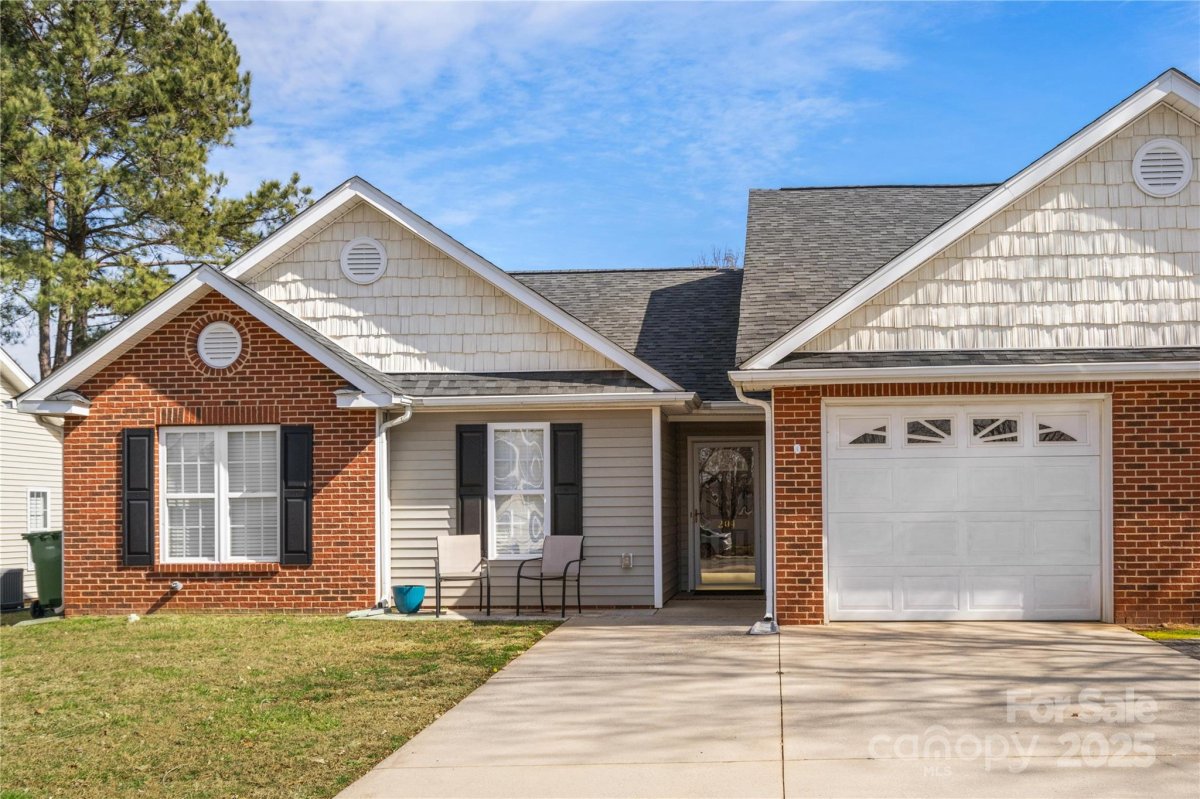 204 Edinburgh Court