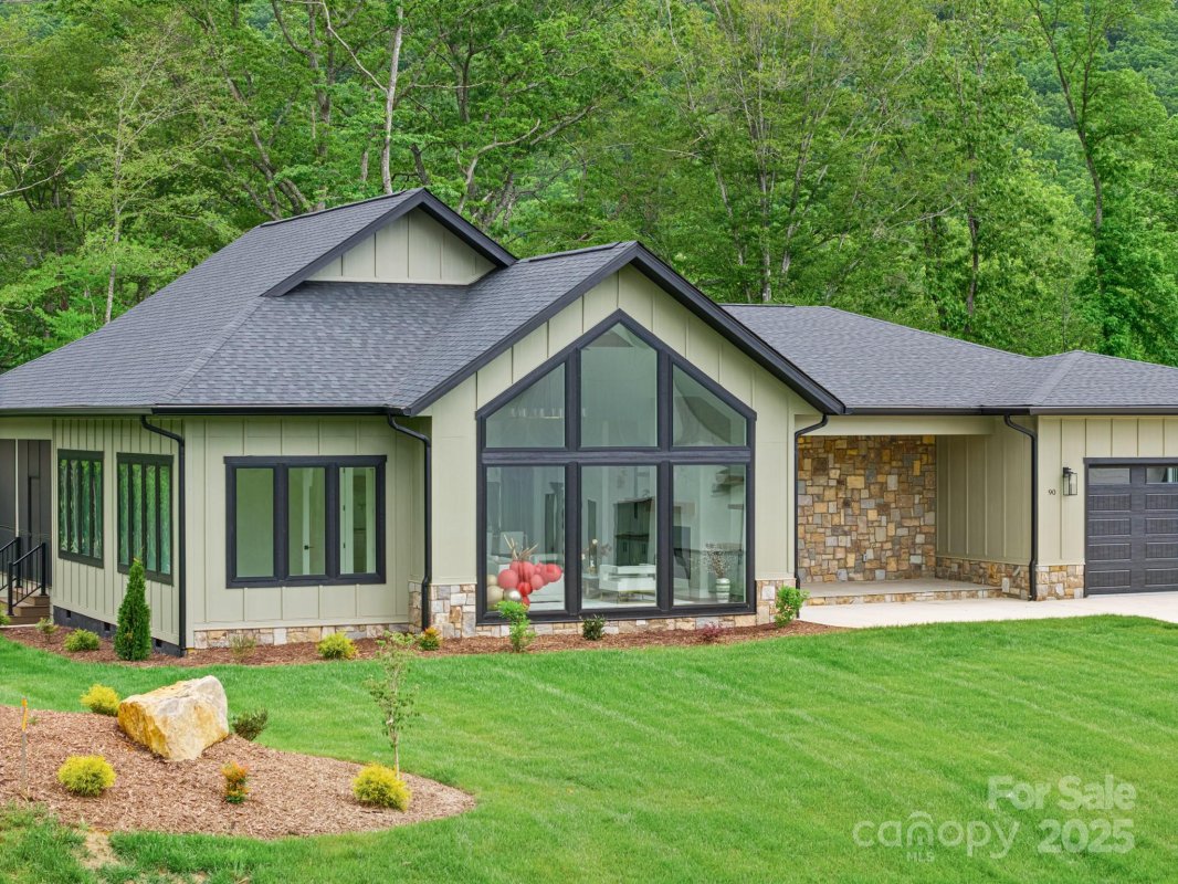 90 Bridgeway Drive 25