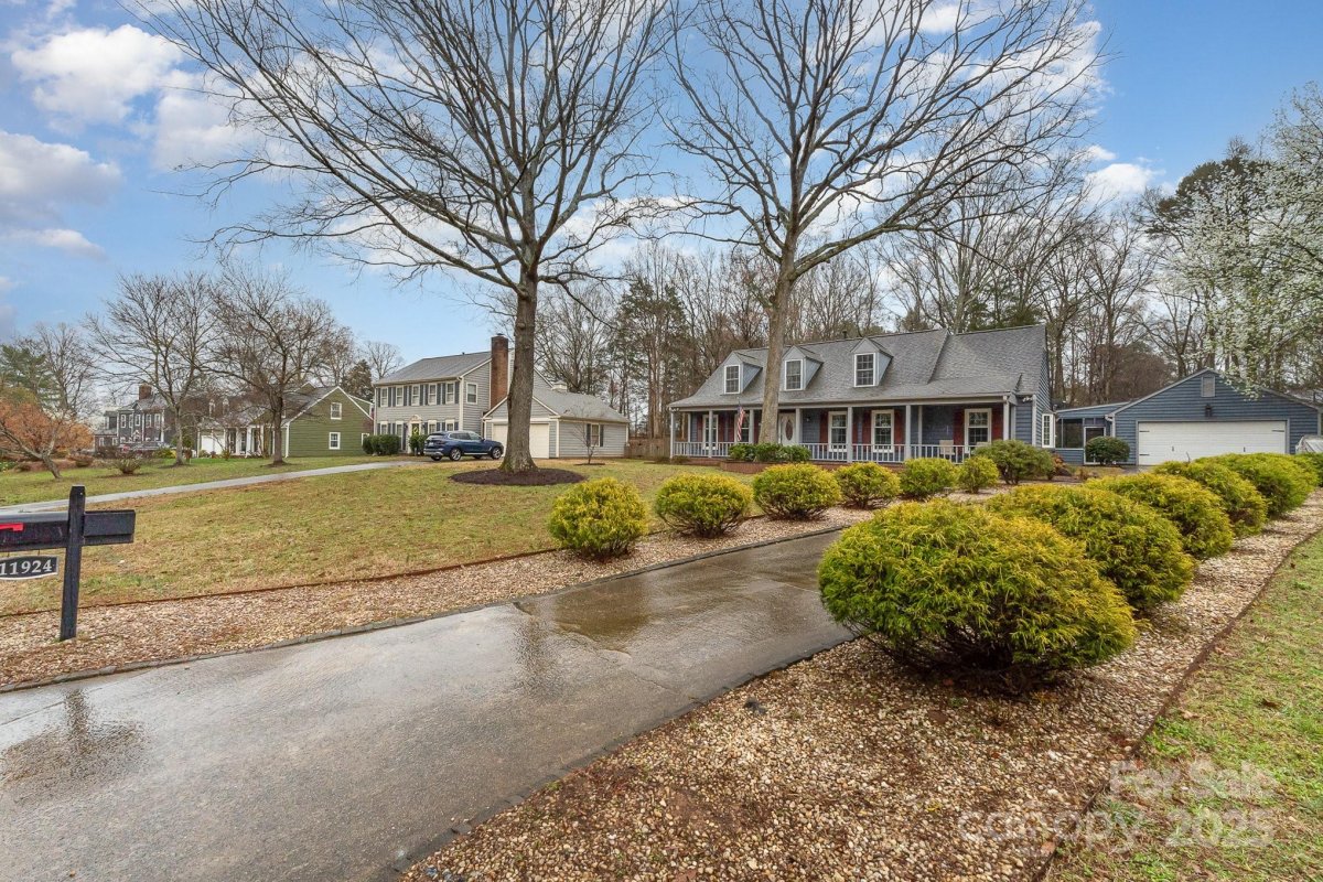 11924 Parks Farm Lane