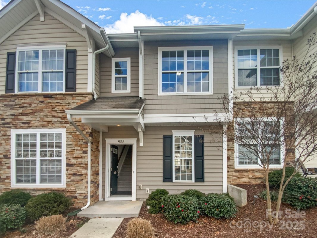 928 Copperstone Lane