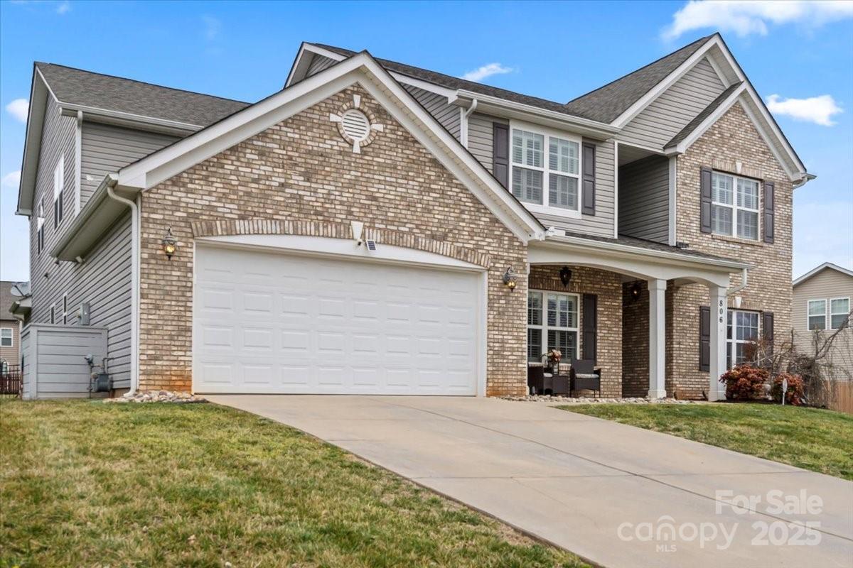 806 Irish Green Drive