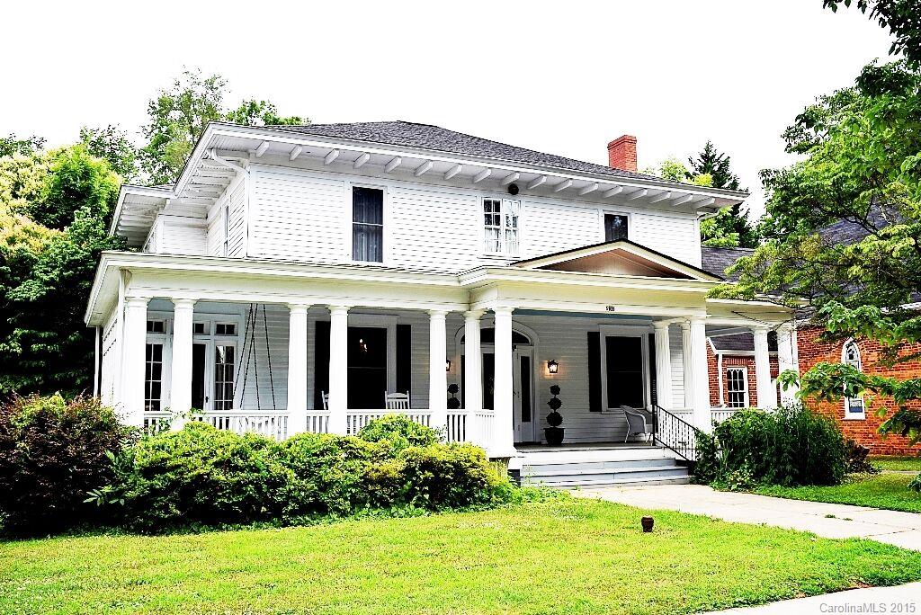 437 Walnut Street
