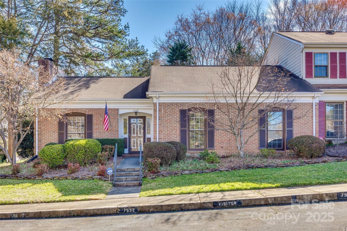 7532 Red Oak Lane