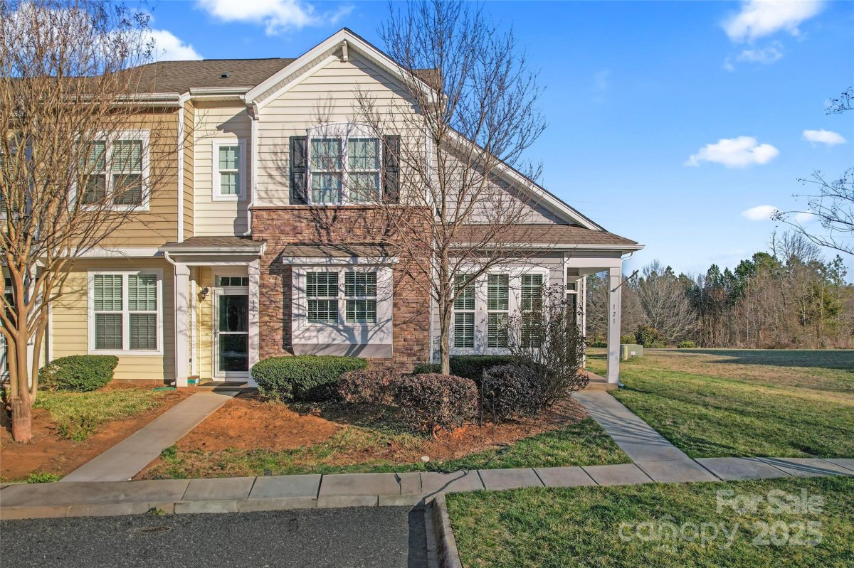 121 Prairie View Court