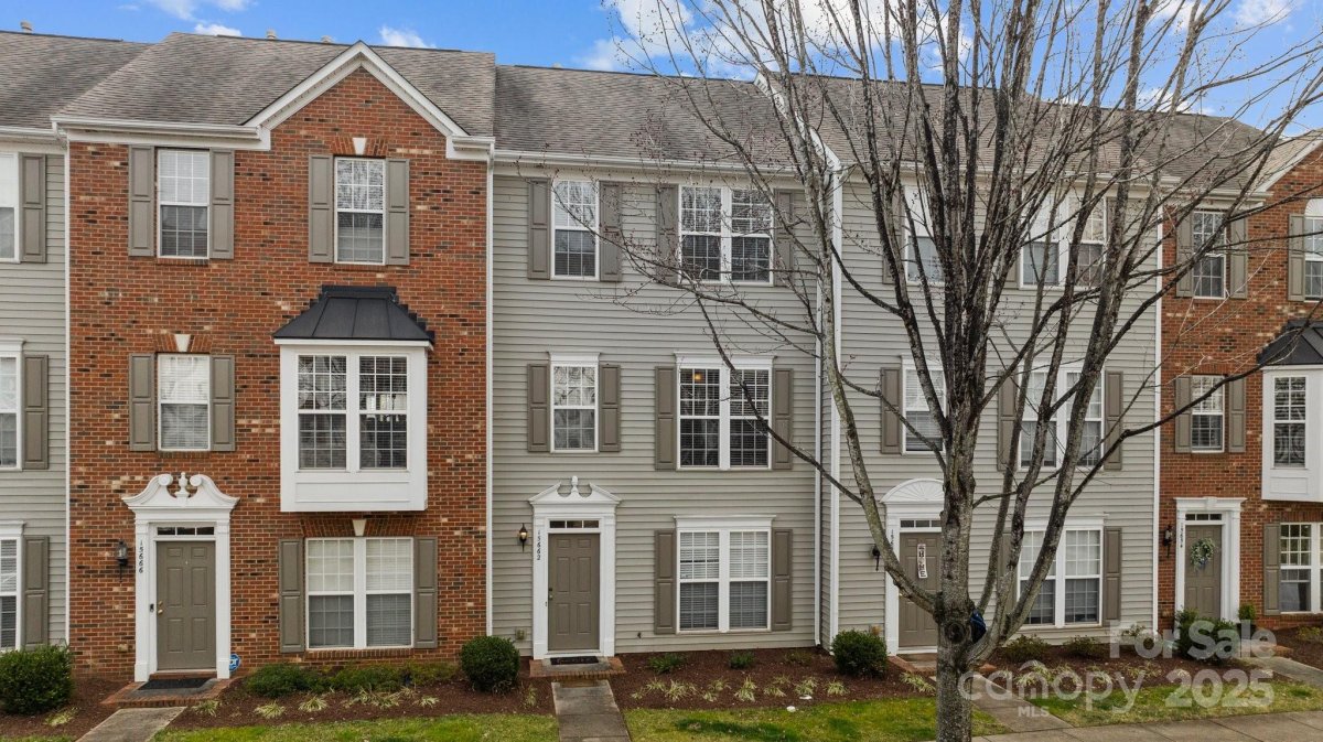 15662 King Louis Court