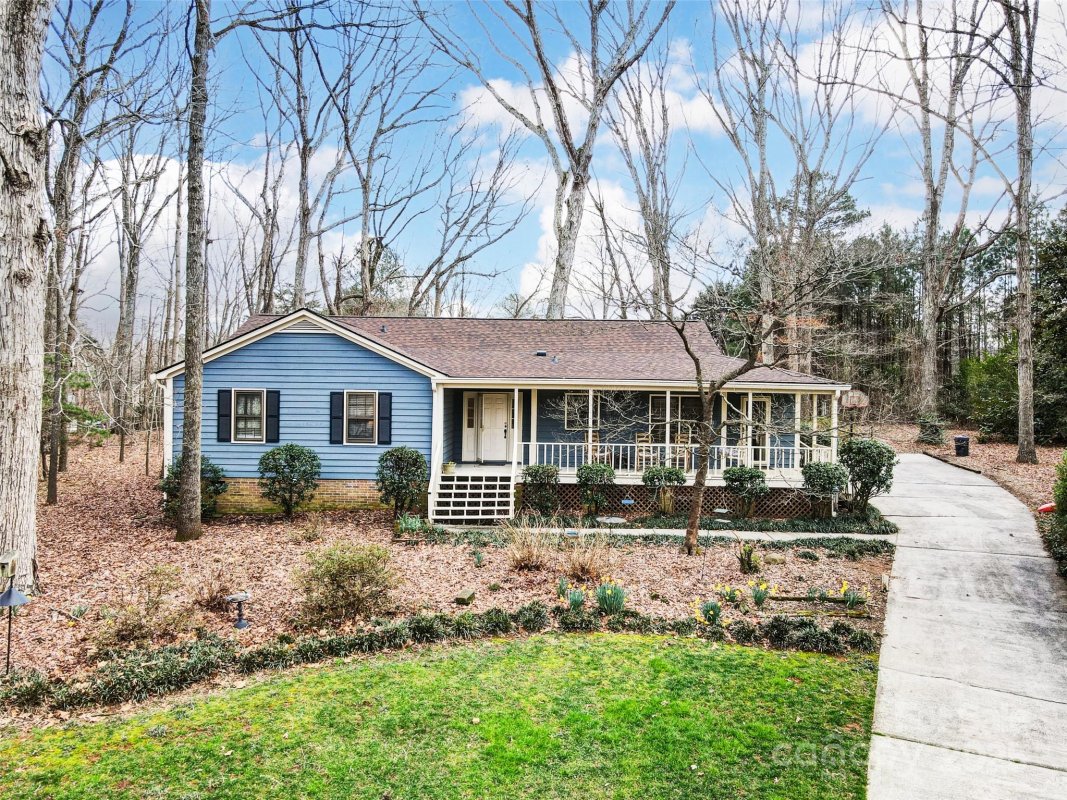 2400 Whirlaway Court