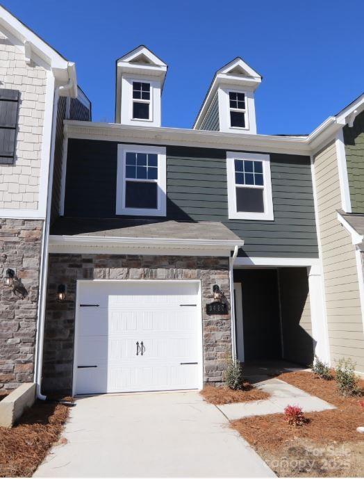 3427 Secrest Landing