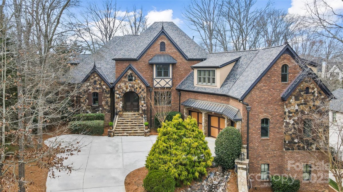 1312 Lookout Circle