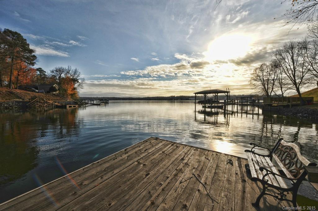 7121 Topsail Circle