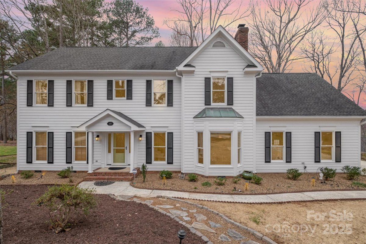 125 High Sail Court