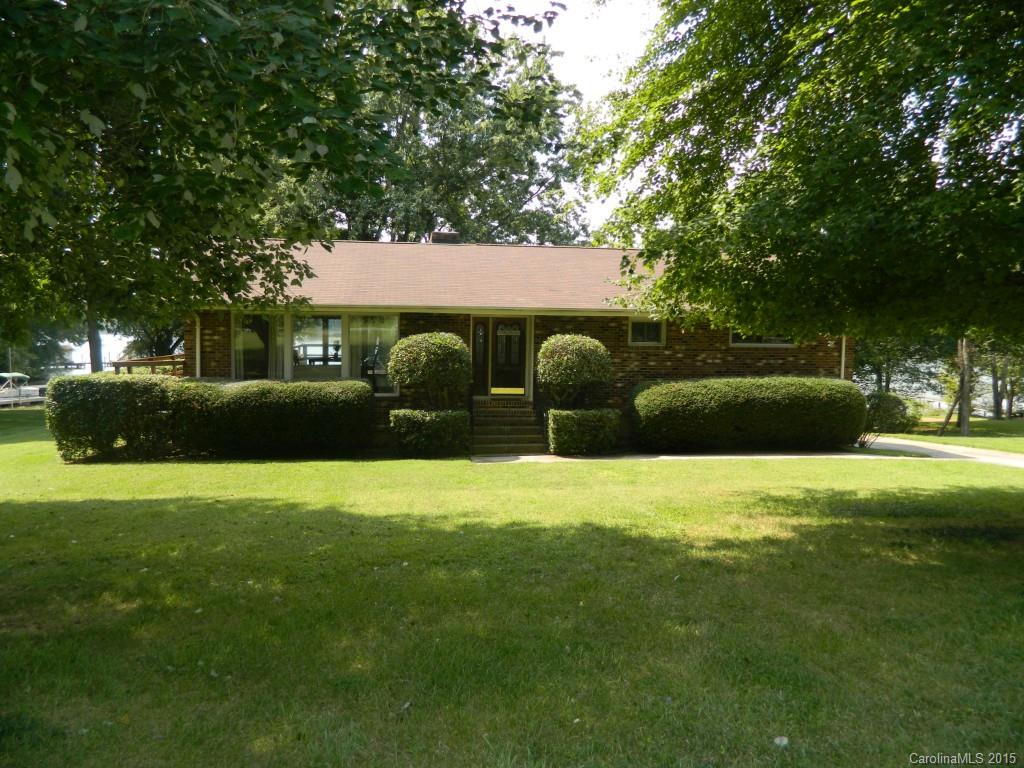 210 Shoreline Loop