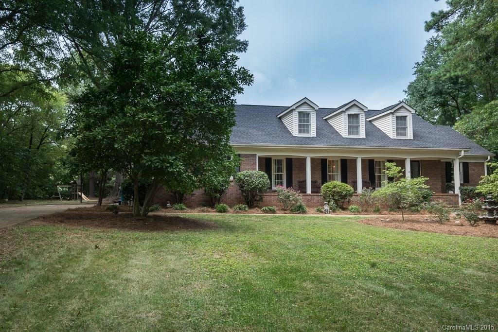 1118 Pinecrest Drive