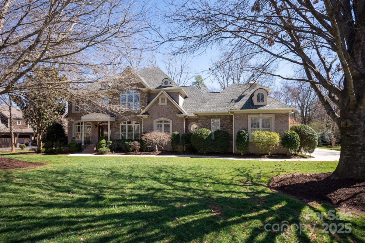425 Gladelynn Way