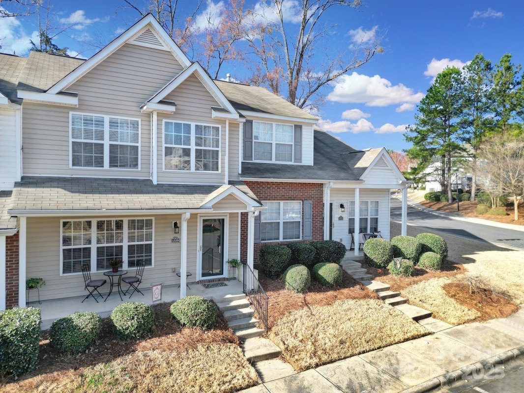 1559 Maypine Commons Way