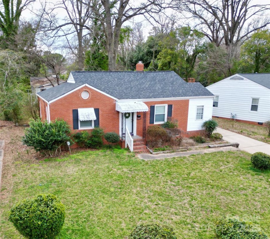 2414 Belfast Drive