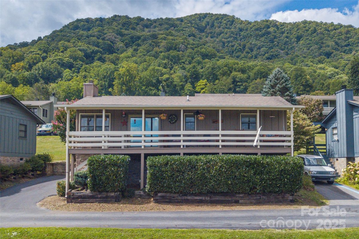38 Boulder Lane