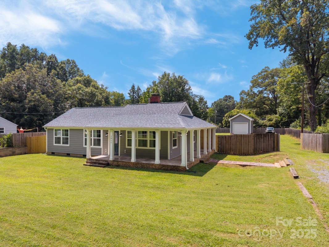 1511 Lisbon Lane