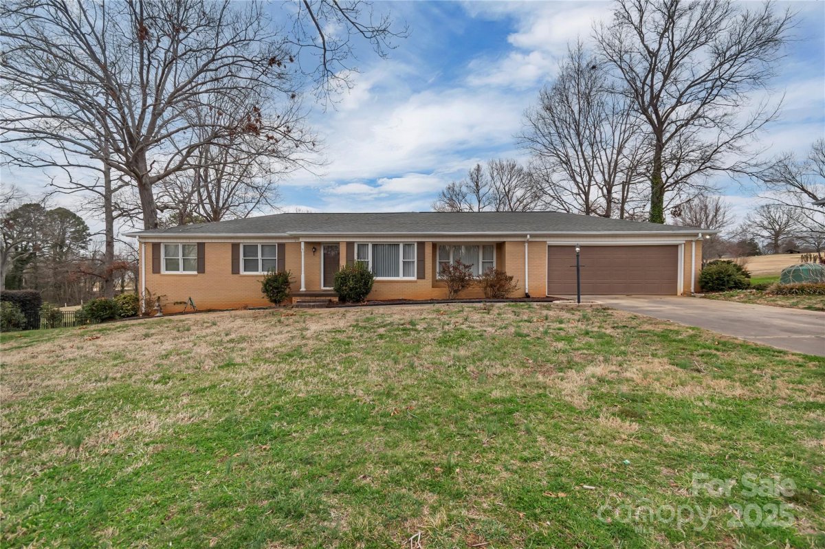 107 Pinelake Drive