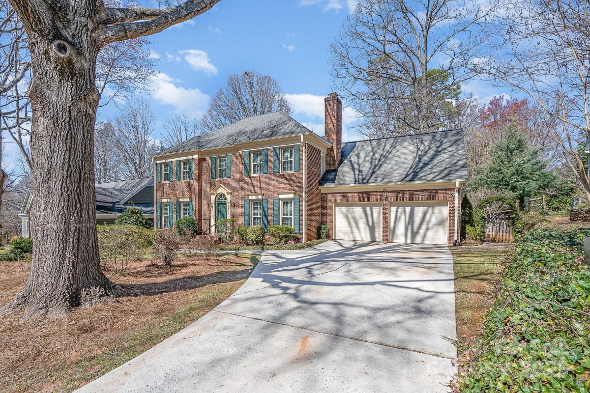 8807 Thornbury Lane