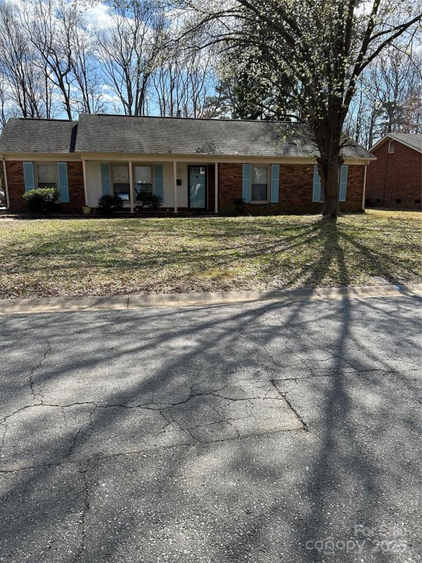 6520 Farmway Place