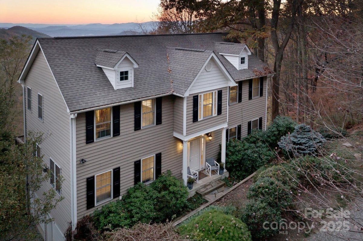 909 Town Mountain Road