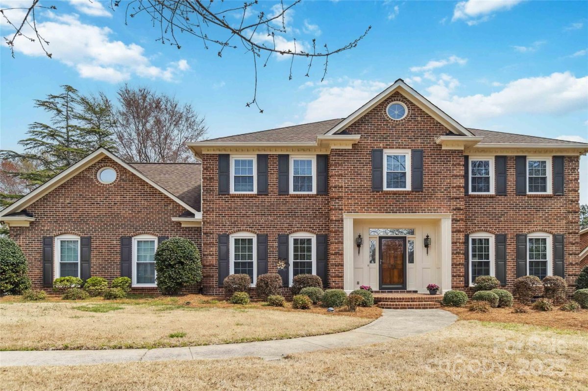 725 Stanhope Lane