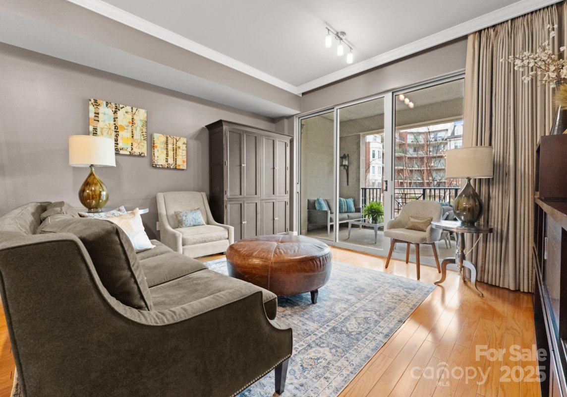 300 W 5th Street 224