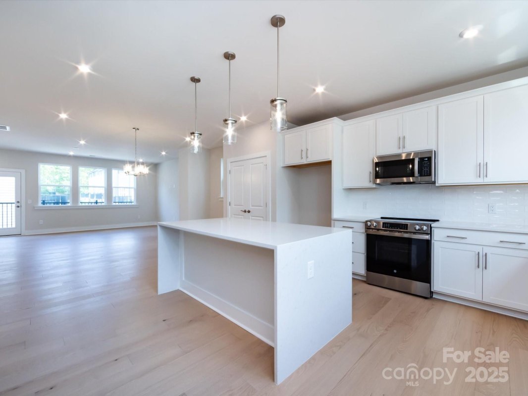 1518 Levy Way