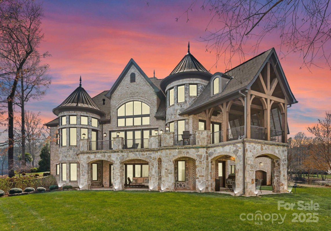4004 Channel Point Lane