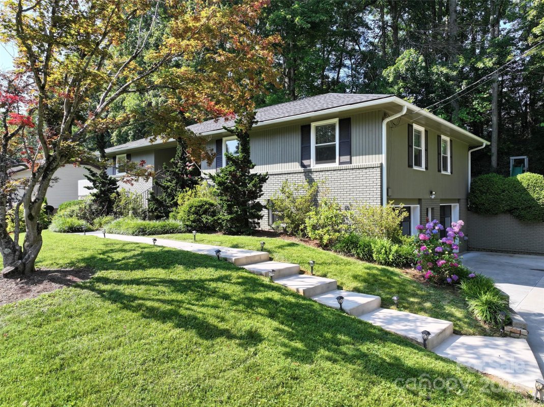 324 Woody Lane