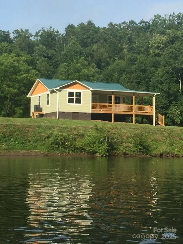 992 Hornet Drive