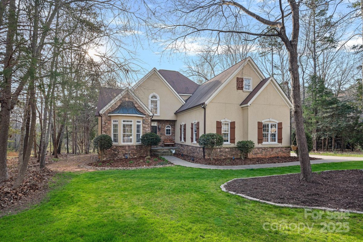 1426 Doe Ridge Lane