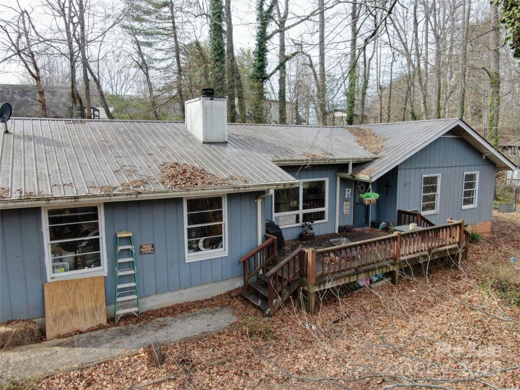 1 Virginia Lane