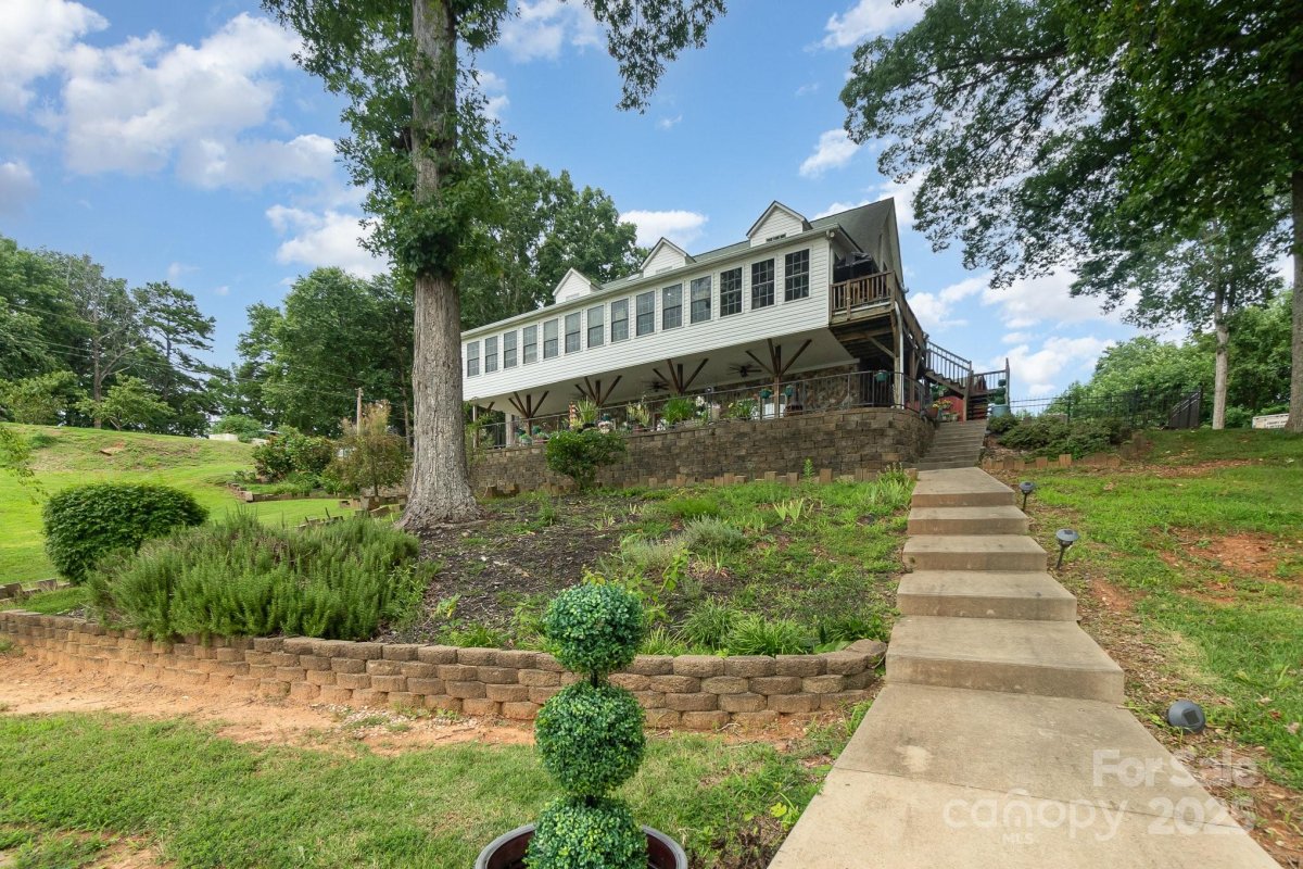 109 Summersong Lane