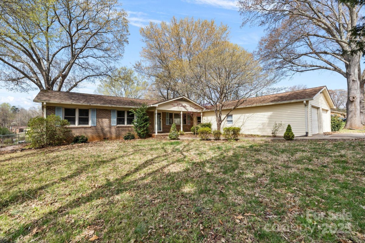 236 W Edison Drive