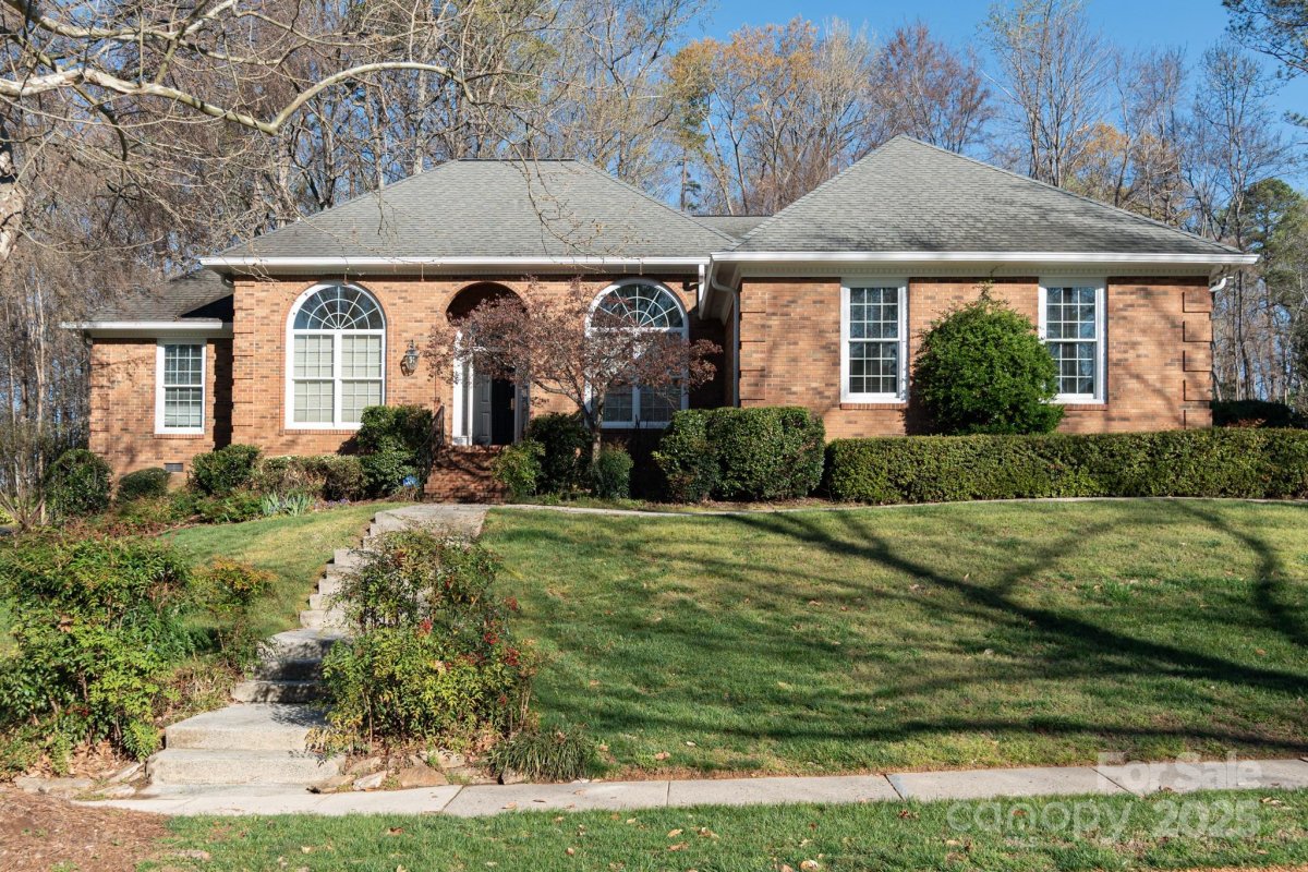 9925 Lampkin Way