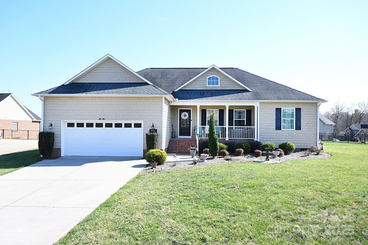 5222 South Oak Circle