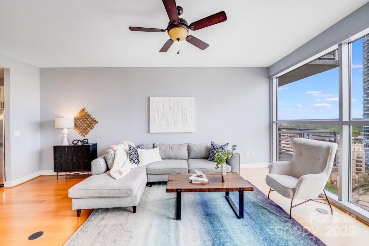 333 W Trade Street 1302