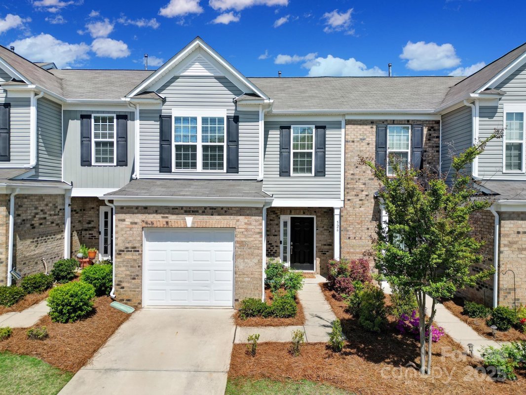 526 Hunters Dance Road