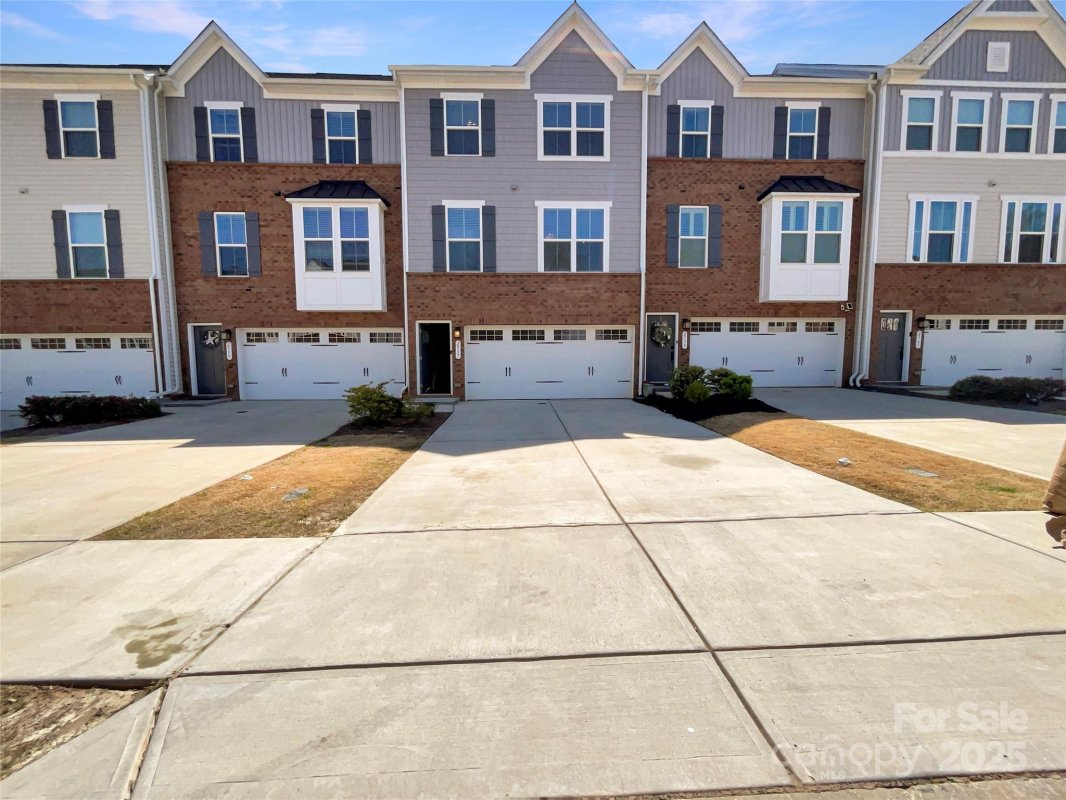 2557 Grantham Place Drive