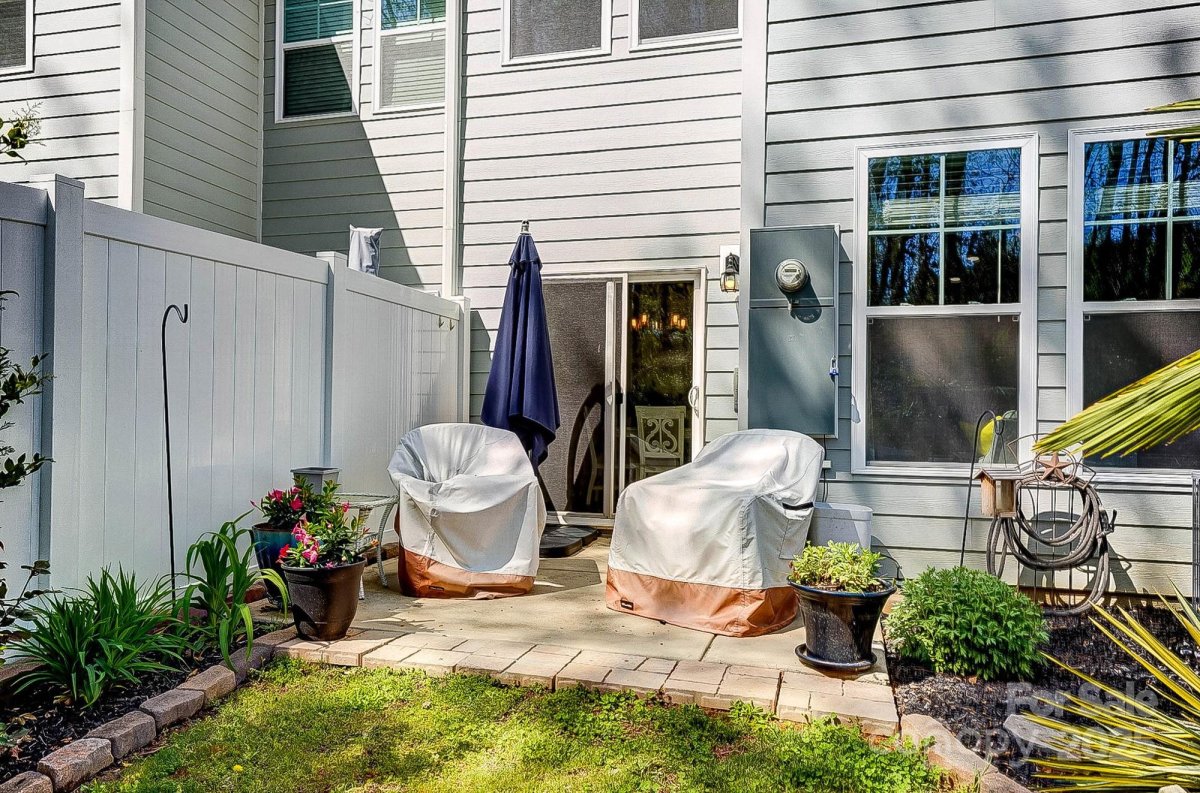 1066 Chicory Trace