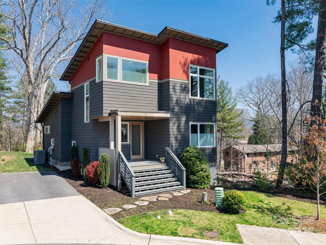 7 Mauricet Lane