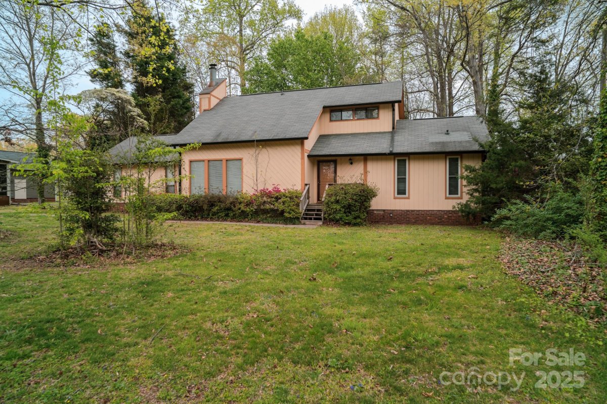 2131 Wildlife Road